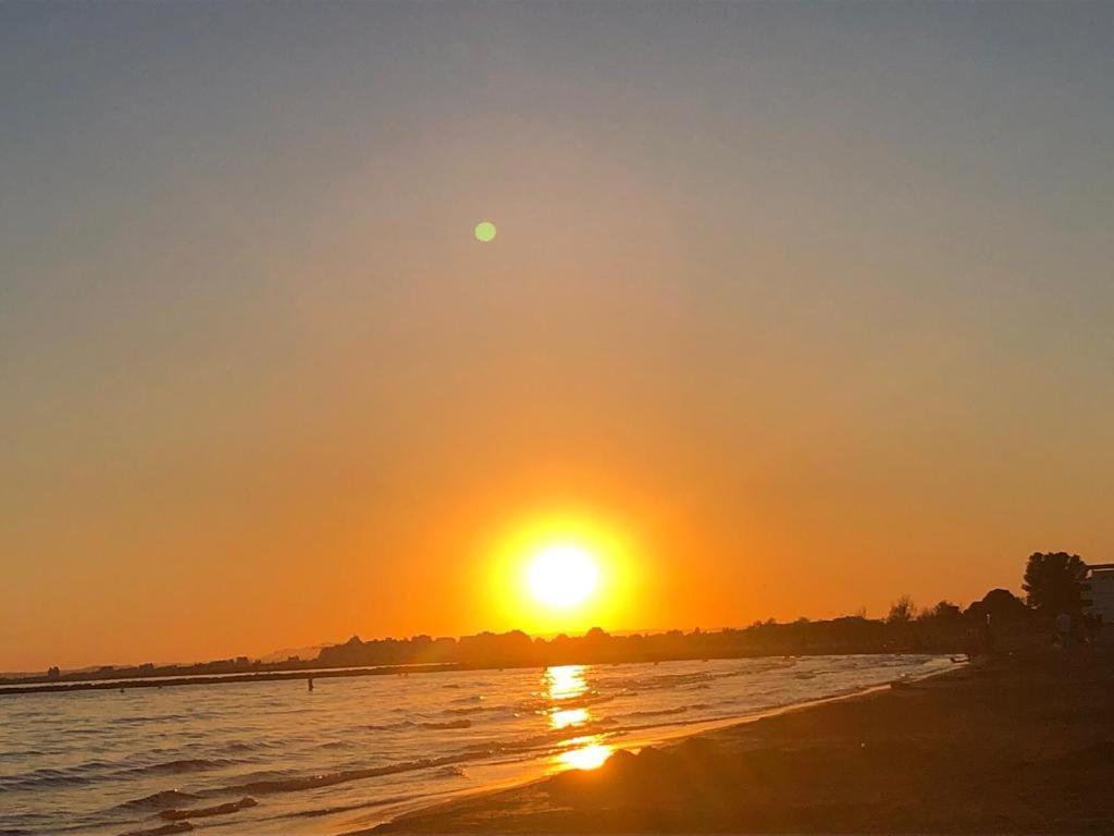 Le Grau Du Roi - Rive Droite - Plage Du Boucanet ภายนอก รูปภาพ